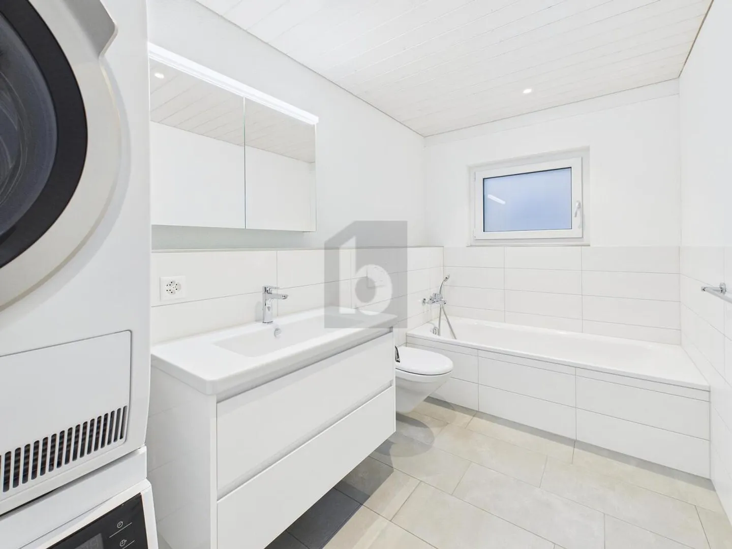 Moderne Attika mit grossem Balkon - Foto 4 von 6