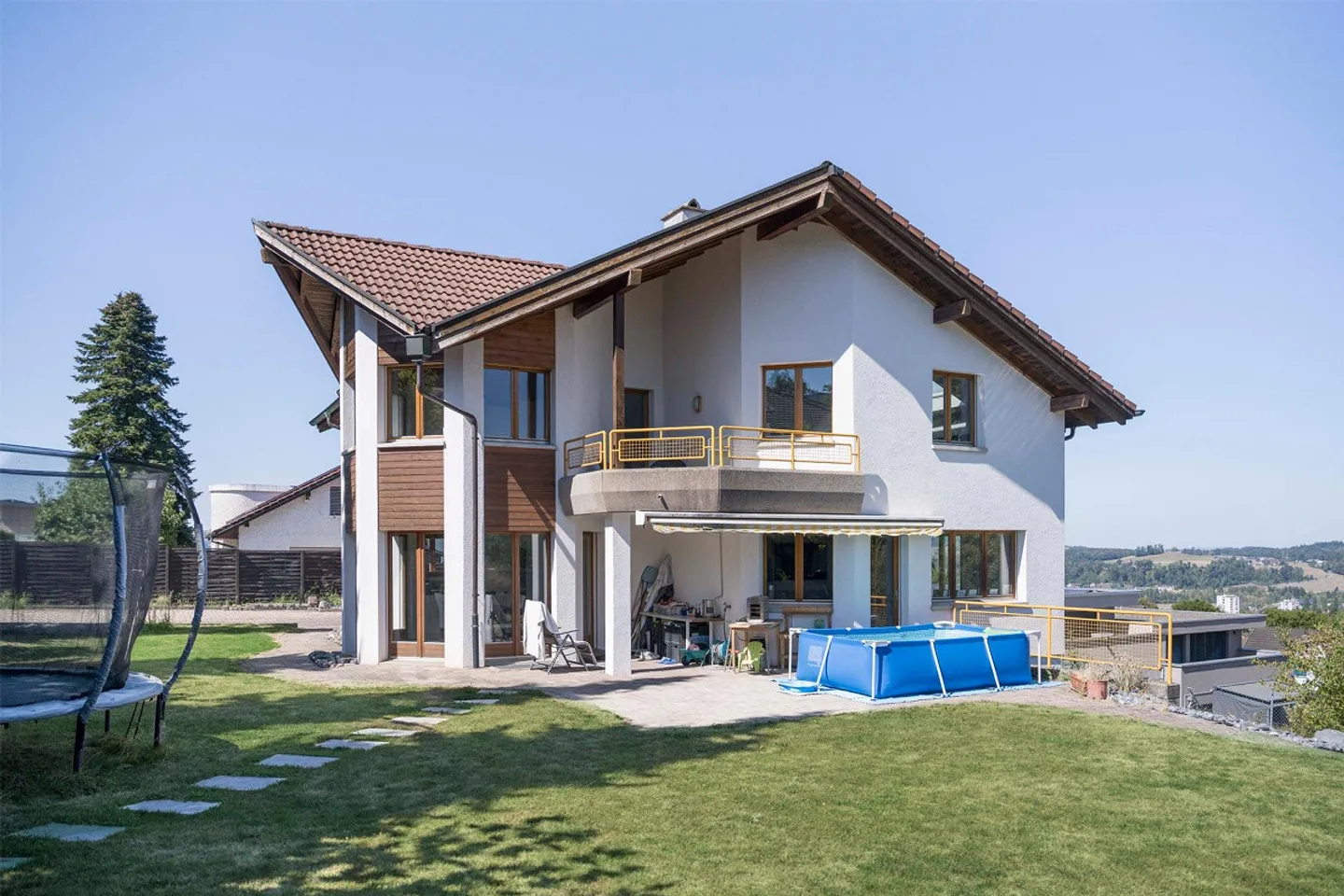 Casa con 7 stanze e studio - Foto 1 di 16