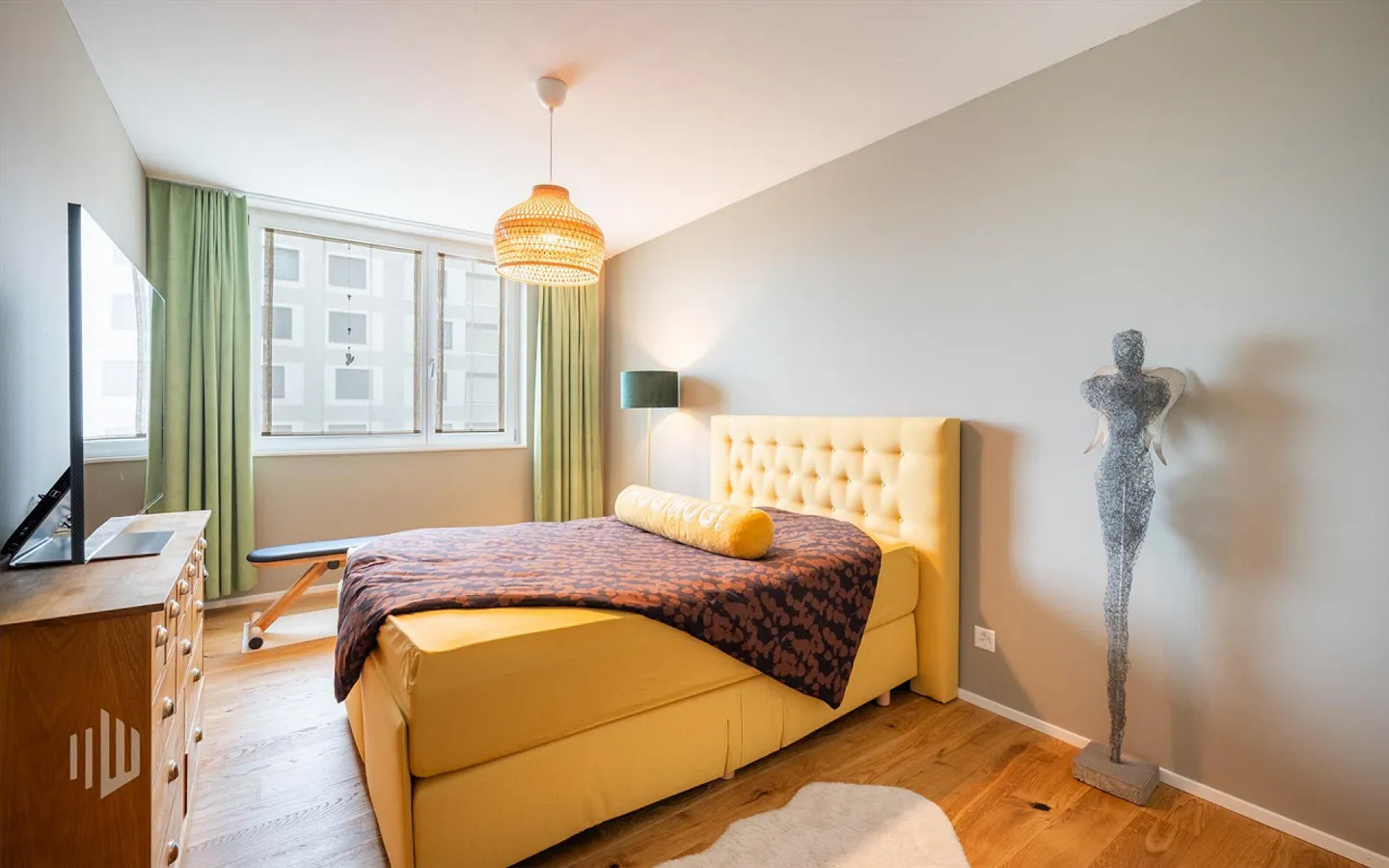 ImmoWyss - Stylish, nearly new 3.5-room apartment in a central location - Photo 5 of 8
