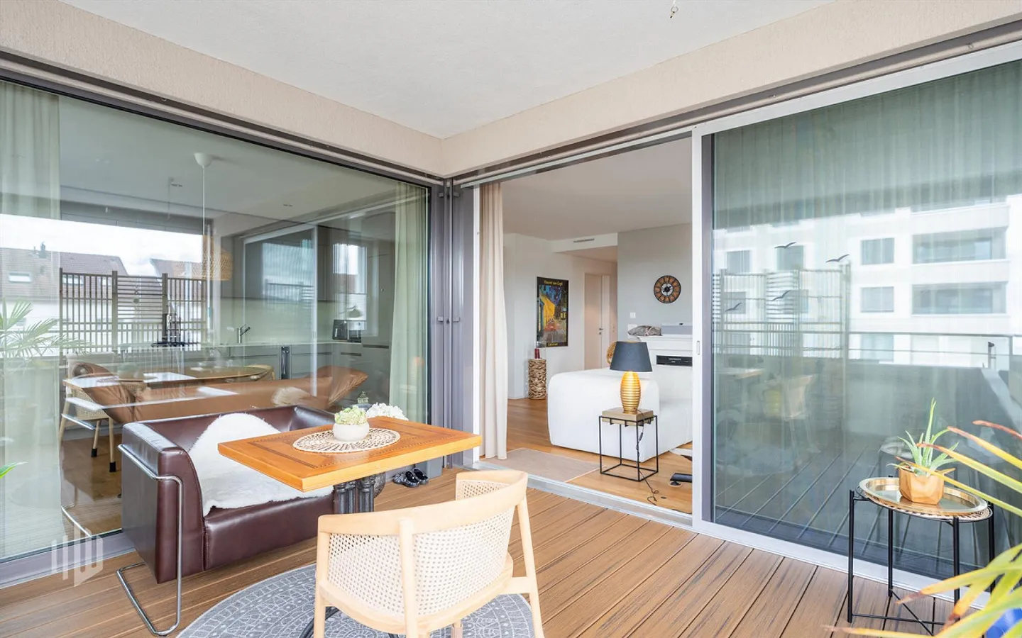 ImmoWyss - Stylish, nearly new 3.5-room apartment in a central location - Photo 7 of 8