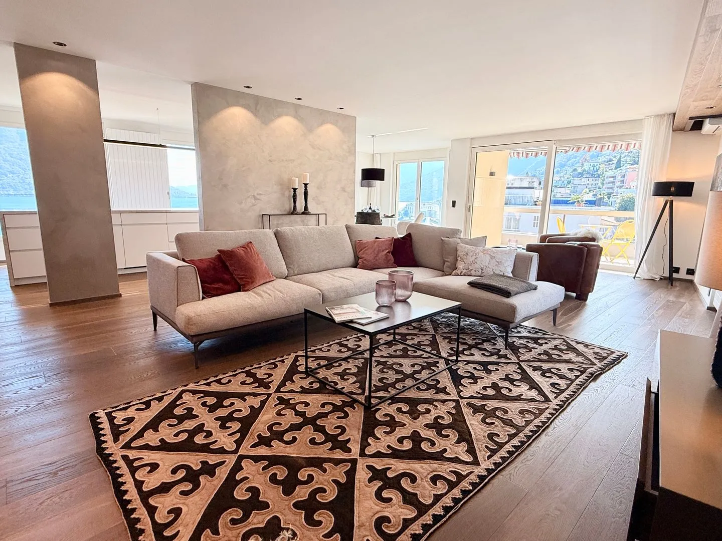 Attico di Lusso con Vista Lago - Foto 4 di 13