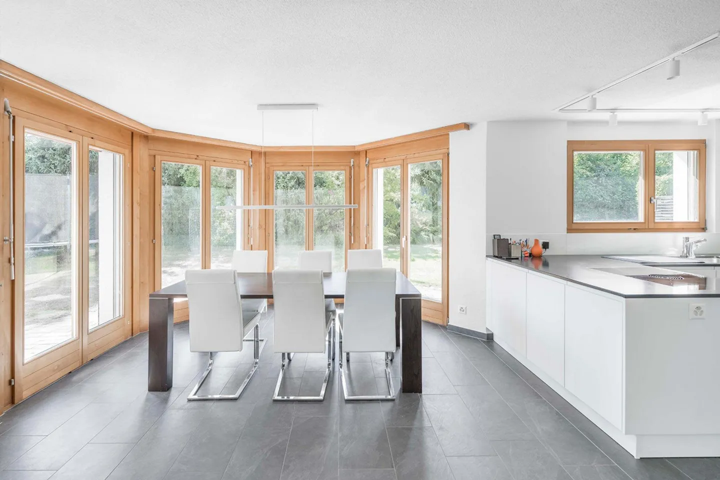 Casa con 7 stanze e studio - Foto 6 di 16