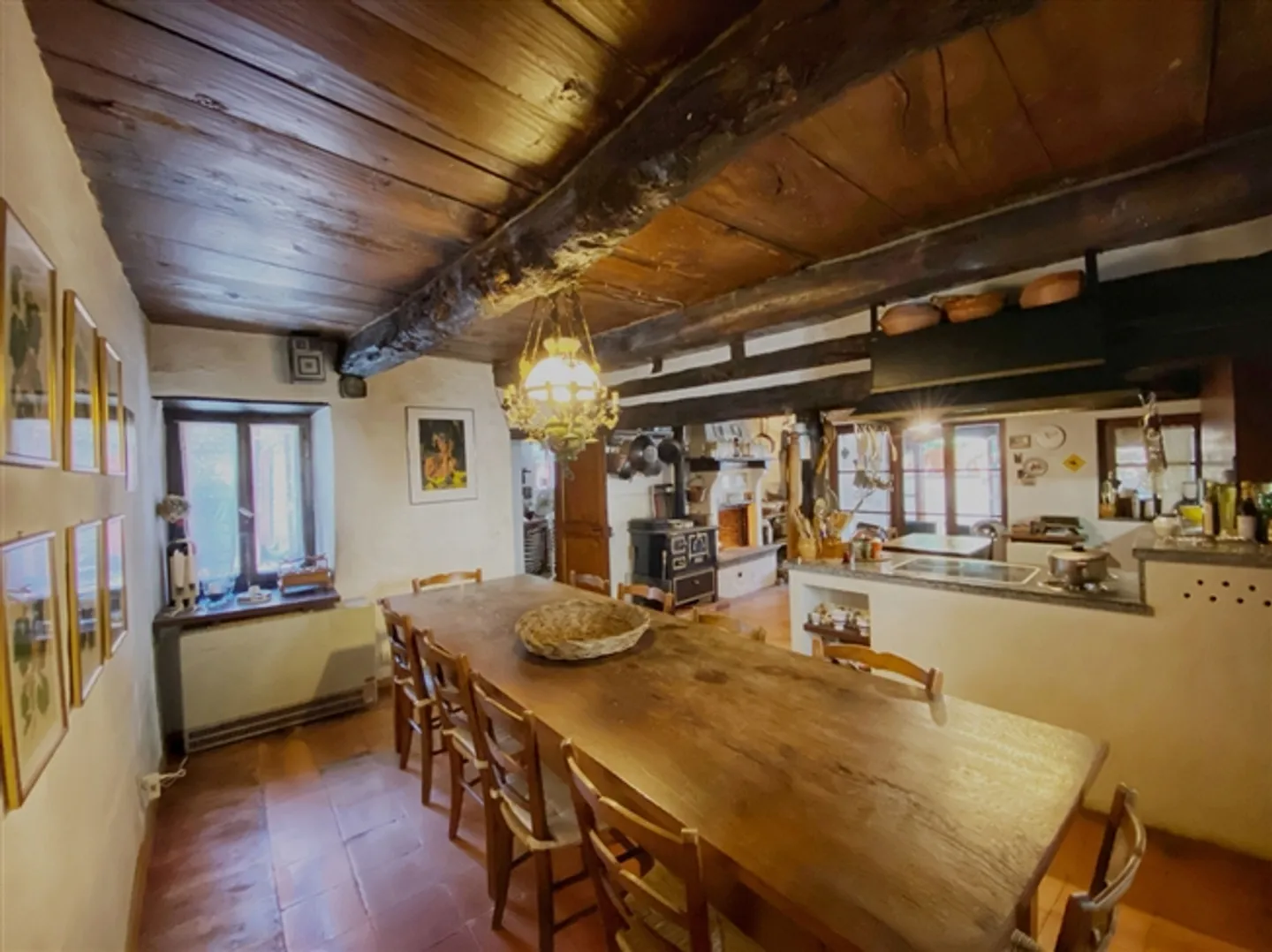 MAGNIFICENT THREE-FAMILY PATRICIAN HOUSE - Photo 9 of 17