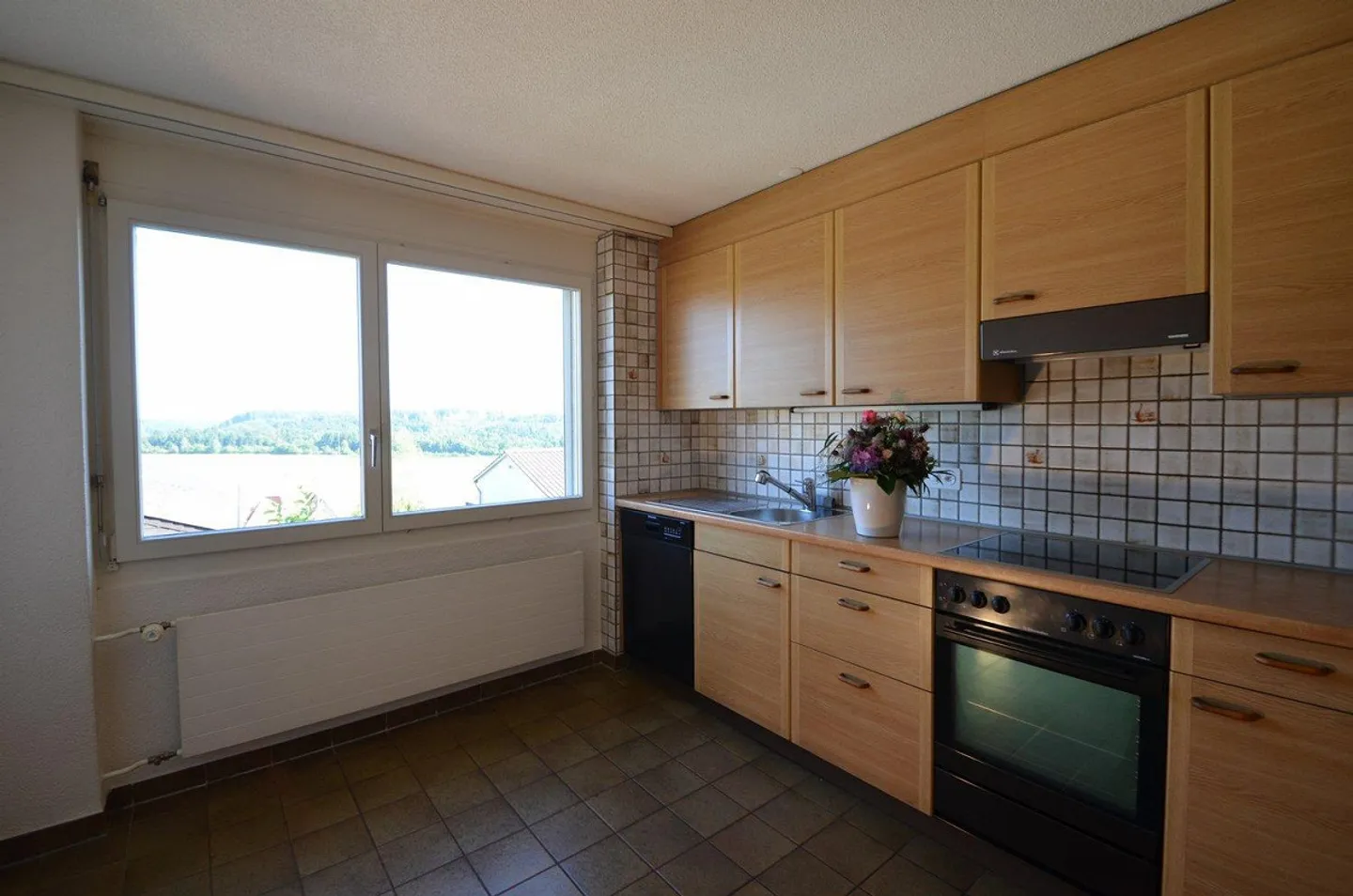 Bright 4½-room apartment with balcony and terrace - Photo 1 of 10