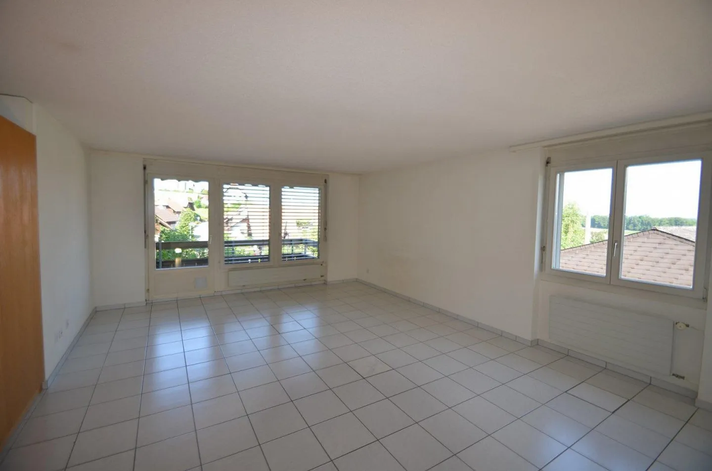 Bright 4½-room apartment with balcony and terrace - Photo 2 of 10