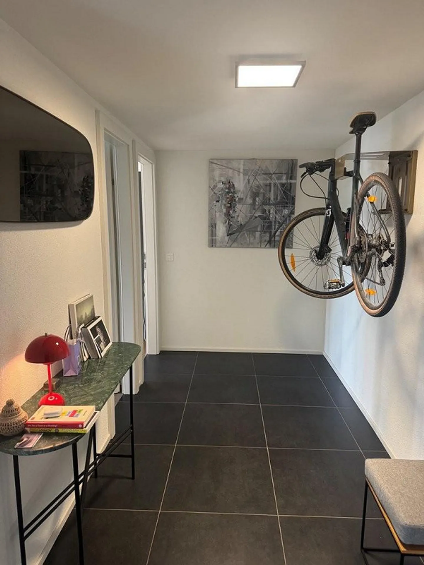Moderno appartamento di 2,5 stanze in affitto a Zurigo Höngg - Foto 6 di 8