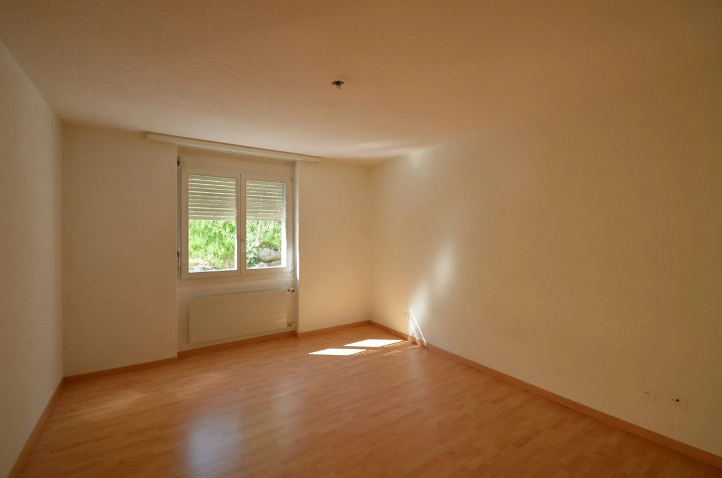 Bright 4½-room apartment with balcony and terrace - Photo 4 of 10