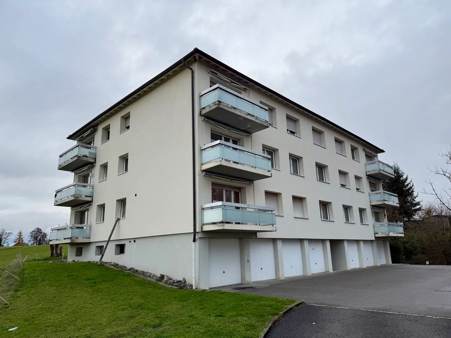 MISERY-COURTION / 4,5 Zimmer - Foto 1 von 9