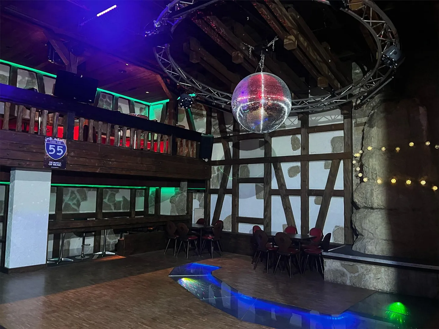 Dance Venue for Rent in Grellingen – 250 m² for CHF 3,000.– - Photo 6 of 13