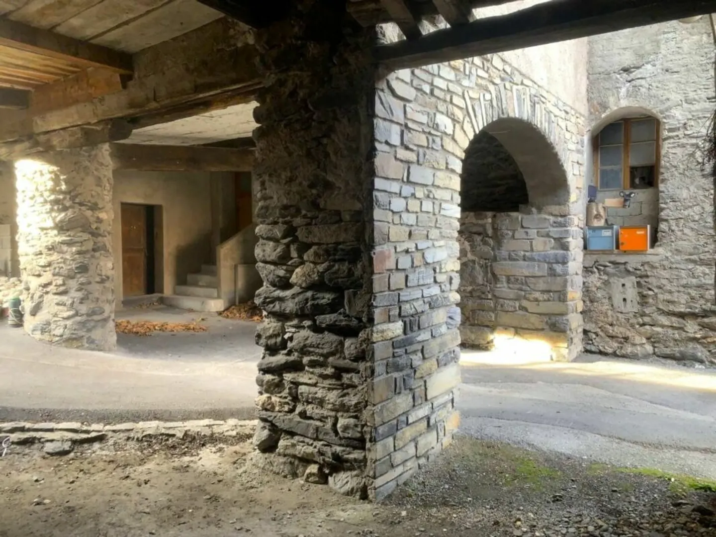 Dorfhaus mit 5,5 Zimmern in Chamoson - Foto 5 von 14