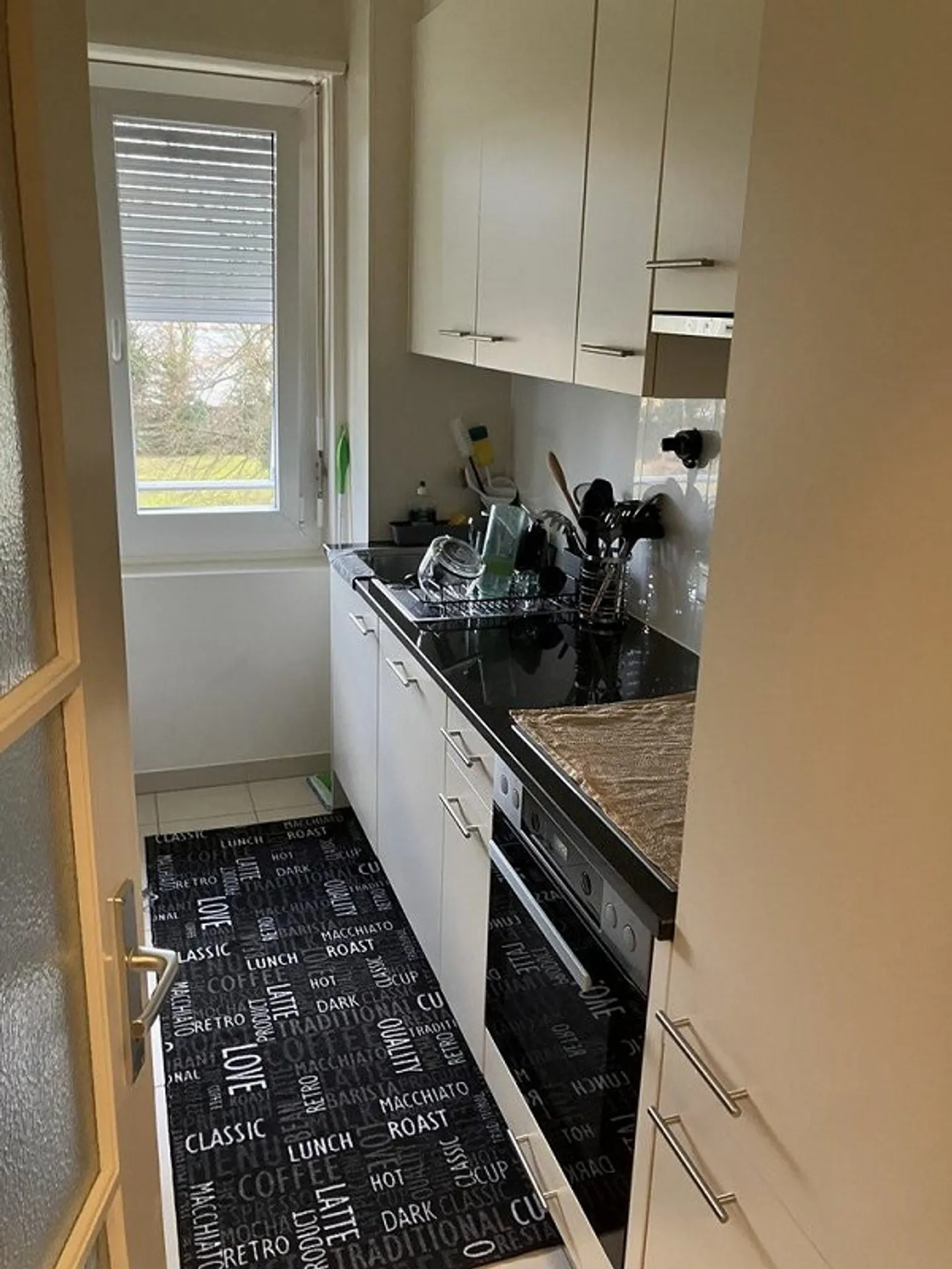 Beautiful Apartment - Photo 2 of 2