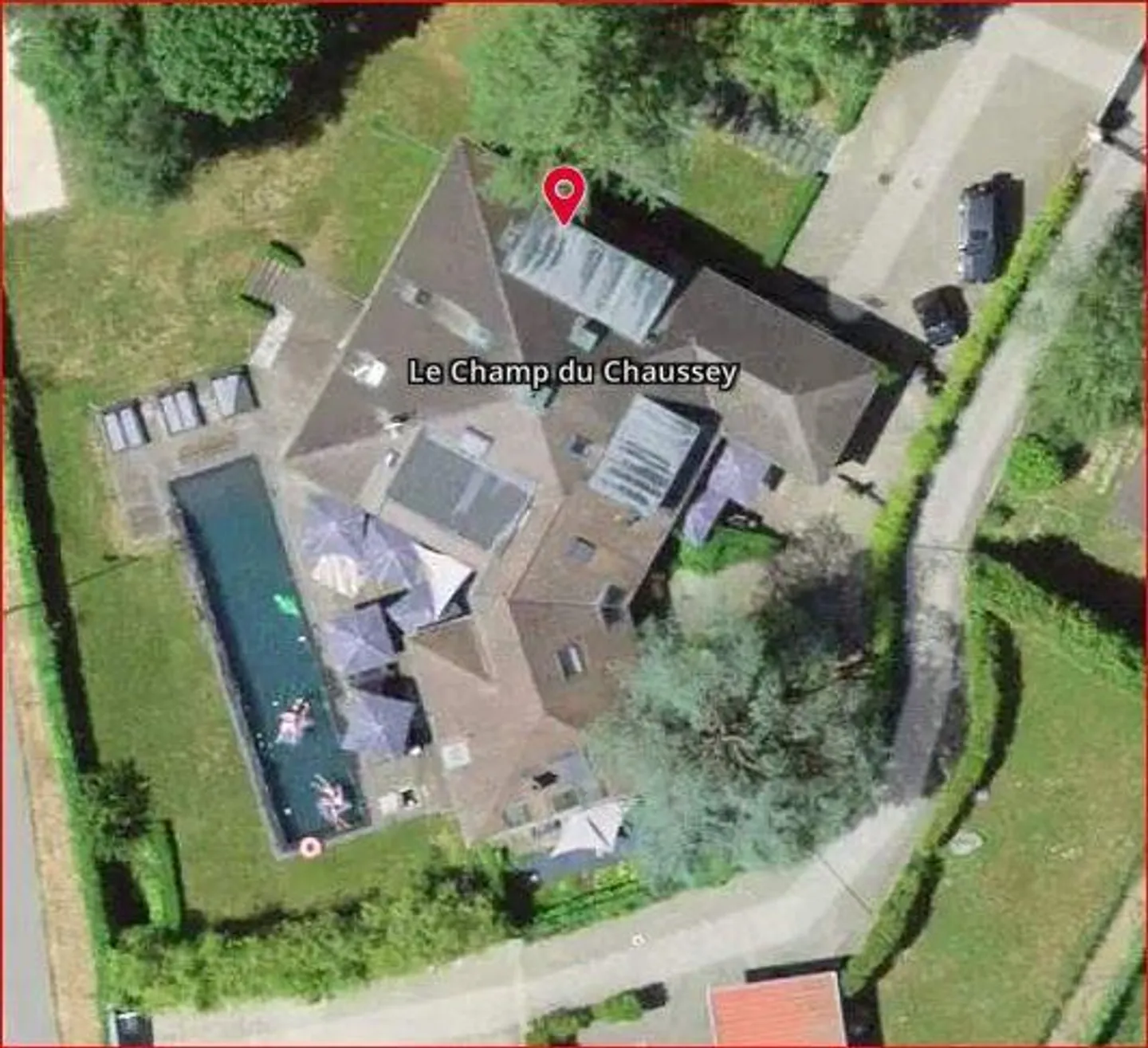 Individual villa with swimming pool - Photo 2 of 13