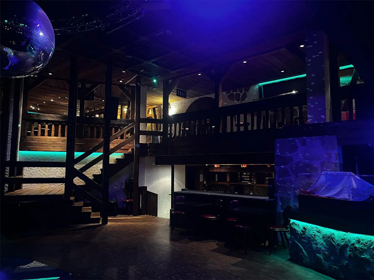 Dance Venue for Rent in Grellingen – 250 m² for CHF 3,000.– - Photo 3 of 13
