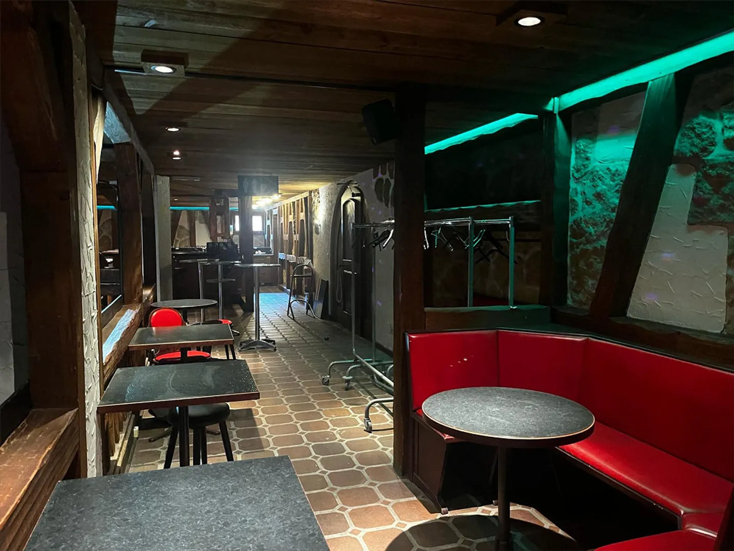 Dance Venue for Rent in Grellingen – 250 m² for CHF 3,000.– - Photo 10 of 13