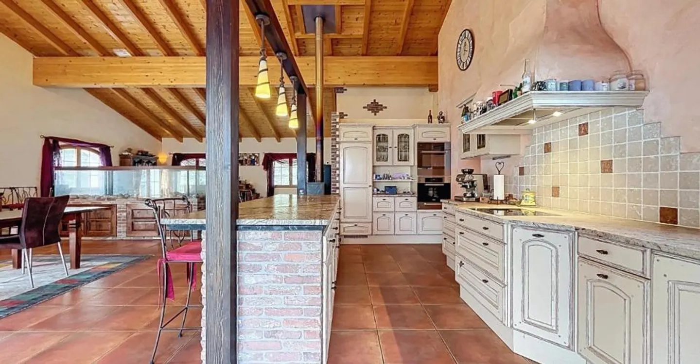 Elegante zeitgenössische Villa - Foto 4 von 10