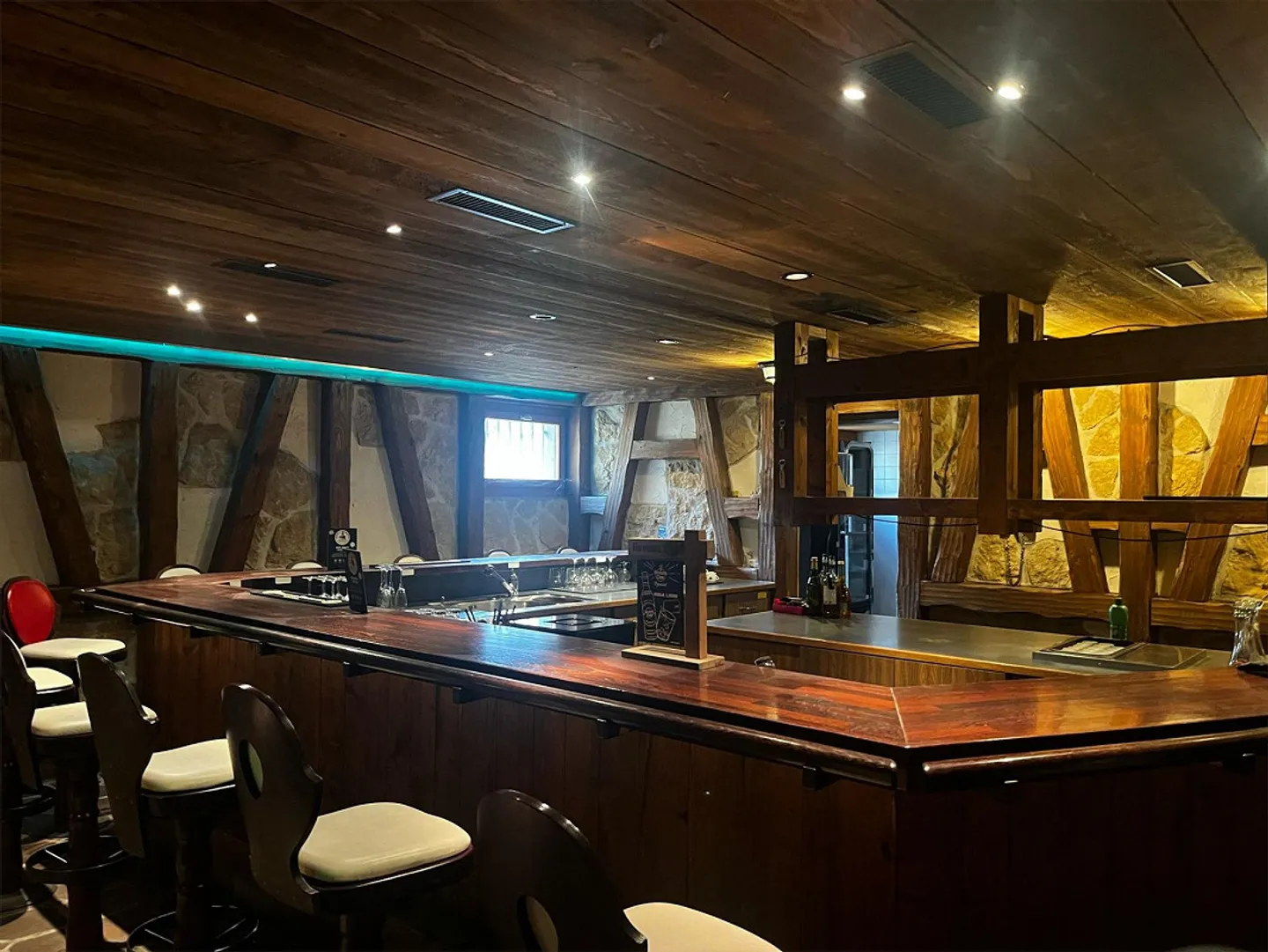 Dance Venue for Rent in Grellingen – 250 m² for CHF 3,000.– - Photo 13 of 13