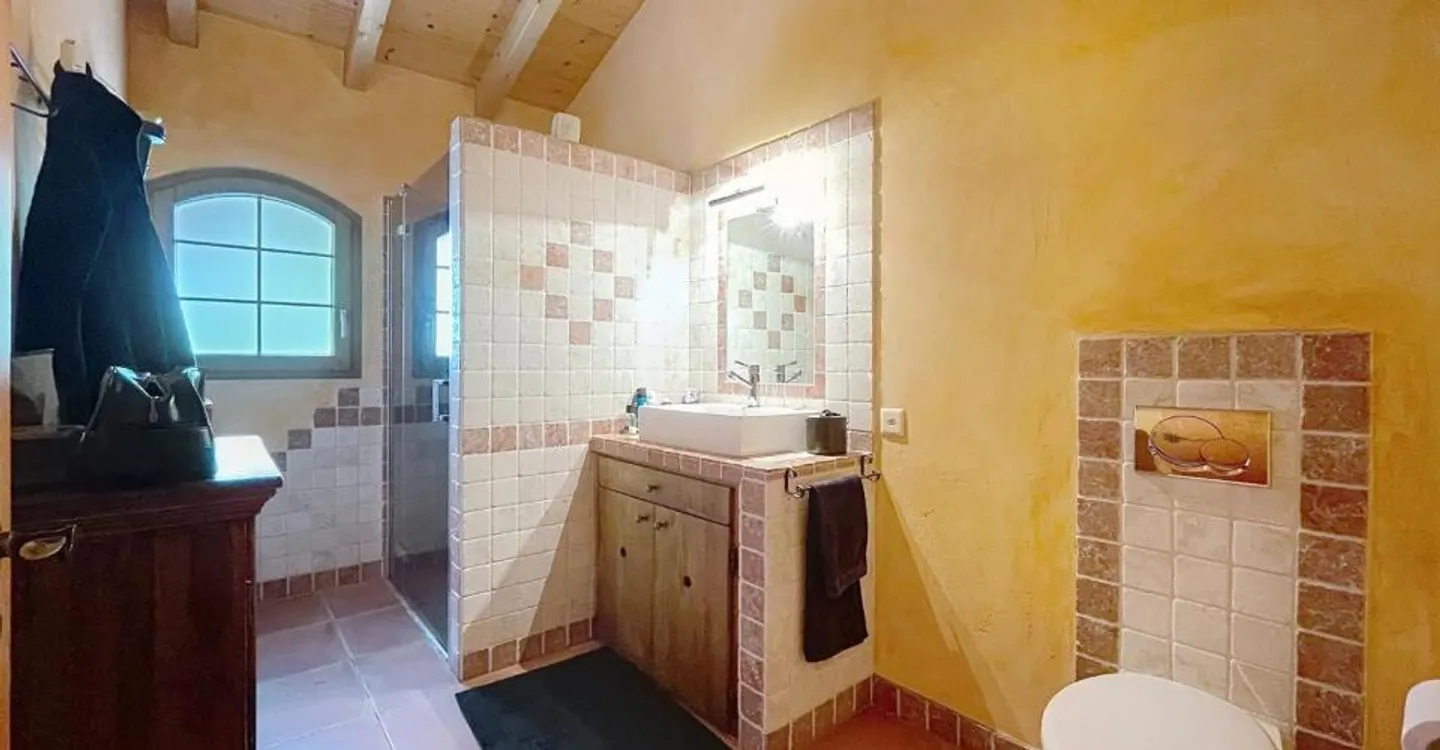 Elegante zeitgenössische Villa - Foto 7 von 10