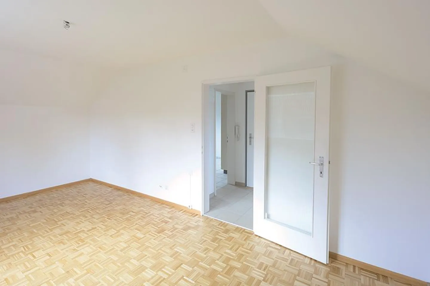 For singles or commuters - Photo 8 of 12