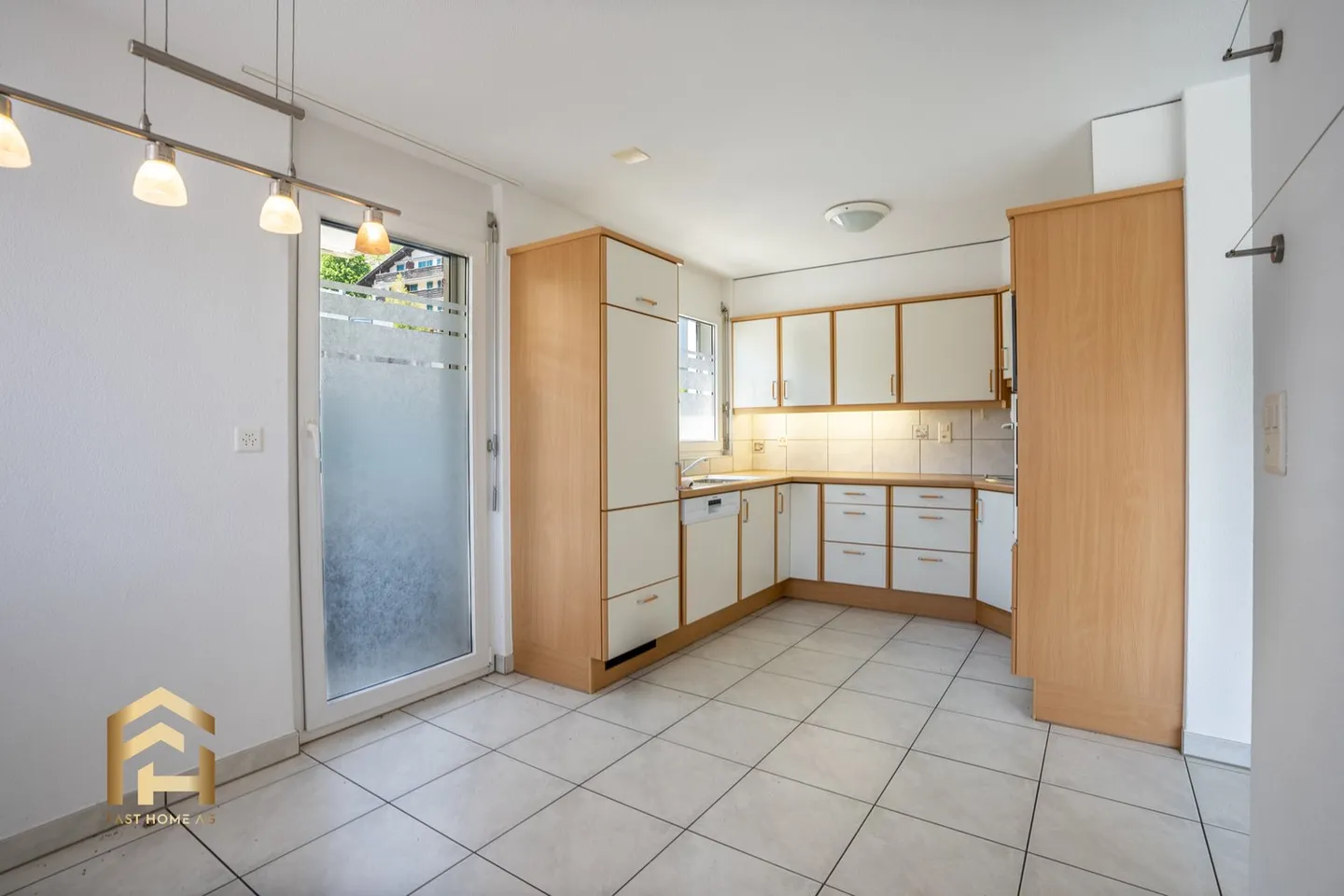 Spacious 5.5-room apartment including the possibility to expand the attic - Photo 3 of 13