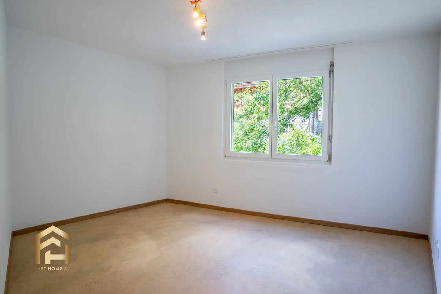 Spacious 5.5-room apartment including the possibility to expand the attic - Photo 4 of 13