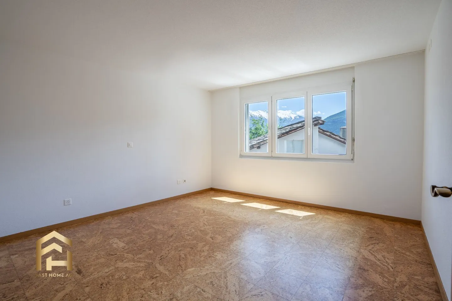 Spacious 5.5-room apartment including the possibility to expand the attic - Photo 6 of 13