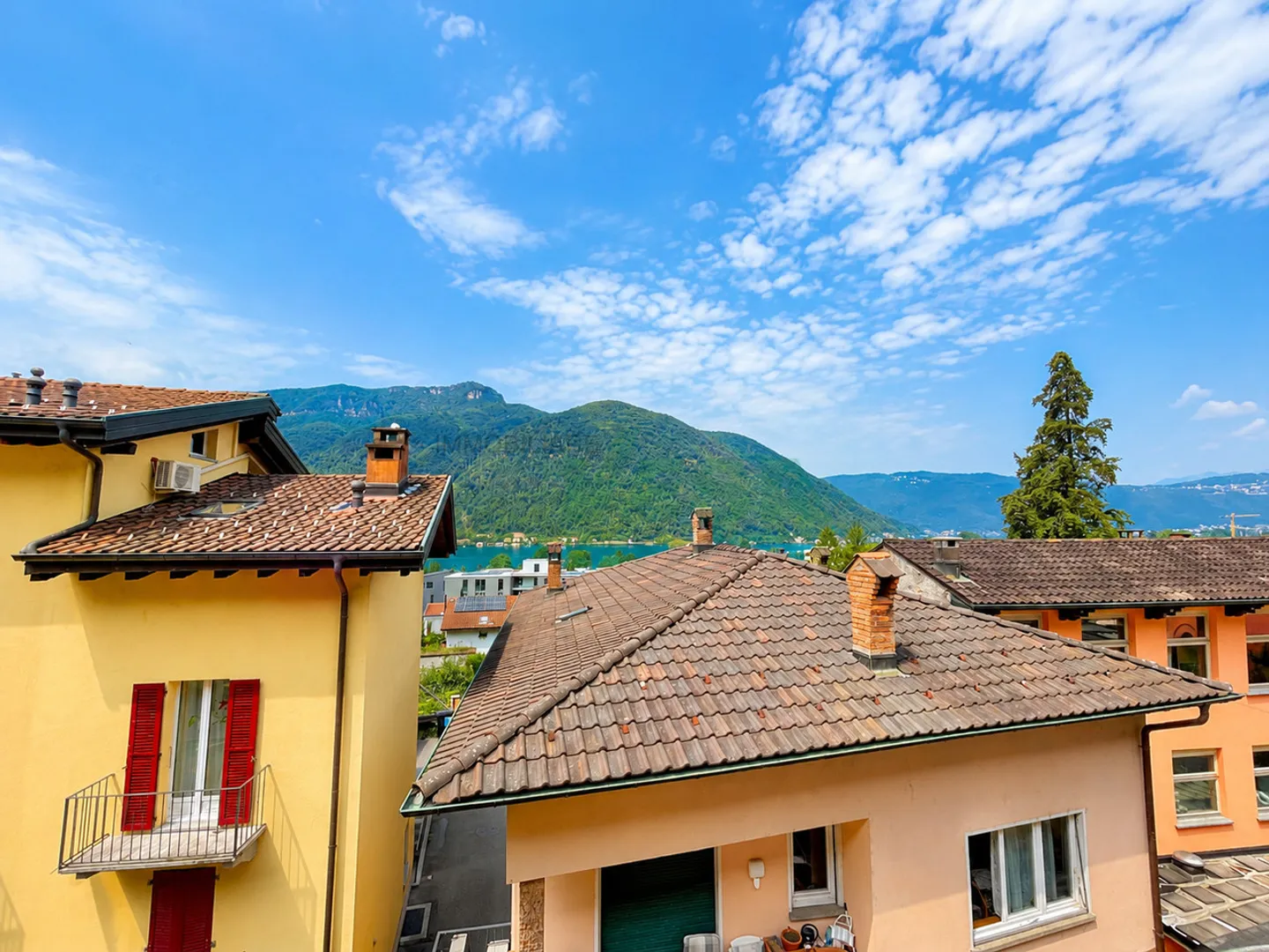 Affascinante casa ticinese con vista lago - Foto 3 di 15