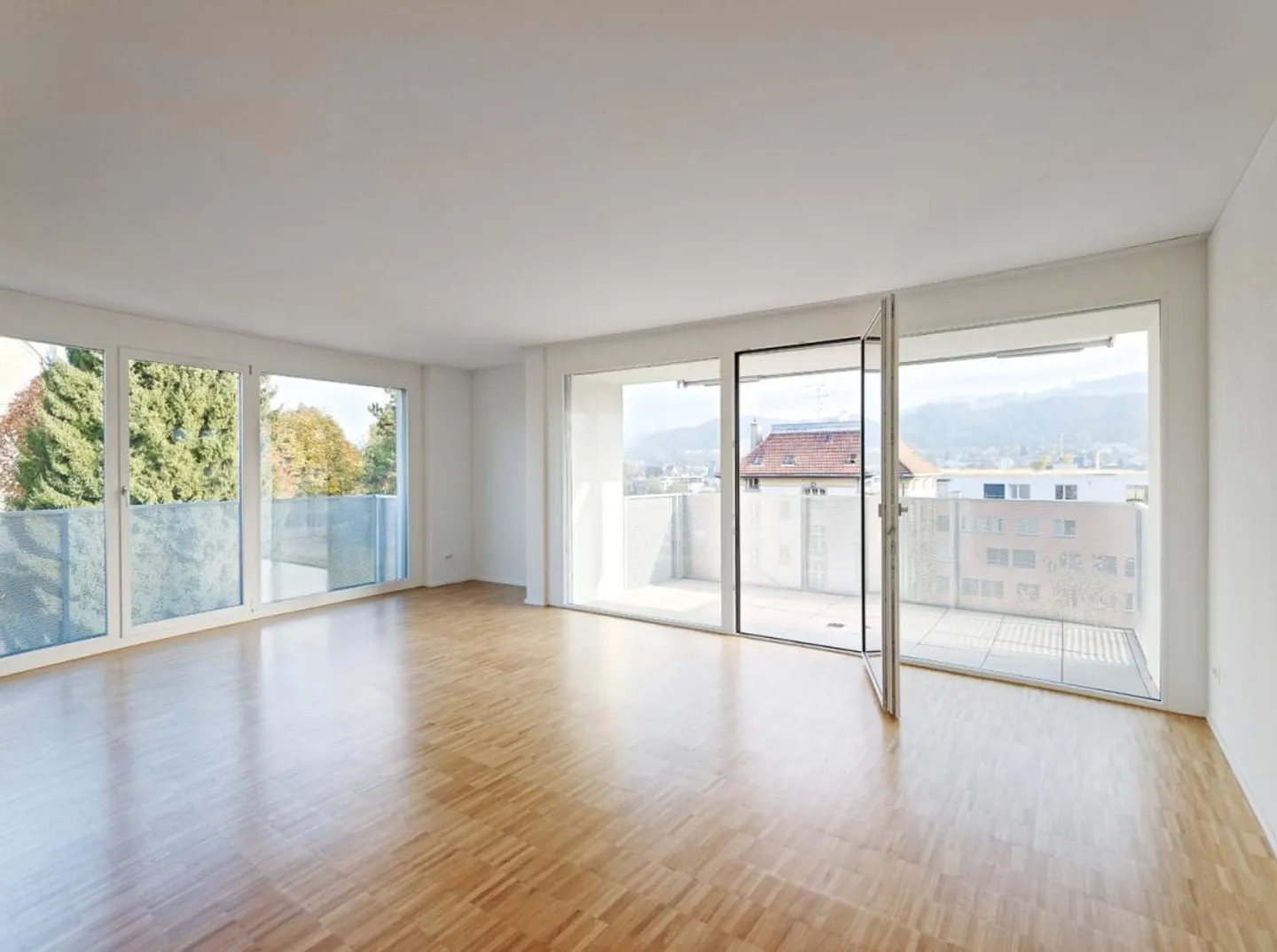 Modern, bright, very comfortable, high-quality expansion, 1st floor east - Photo 3 of 6