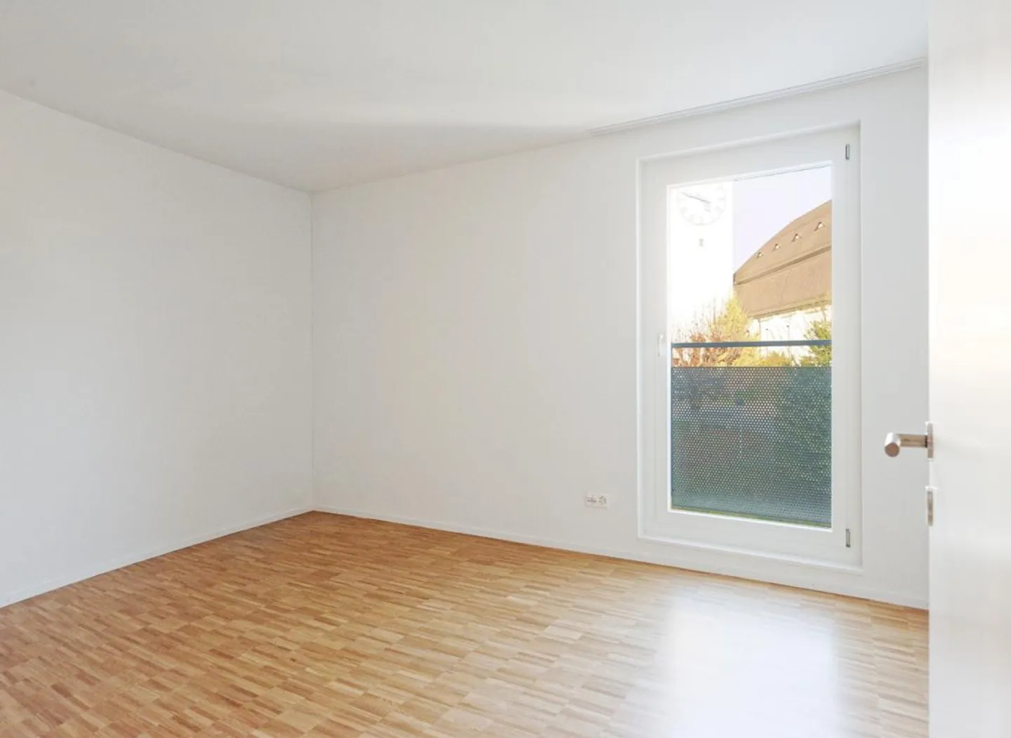 Modern, bright, very comfortable, high-quality expansion, 1st floor east - Photo 6 of 6