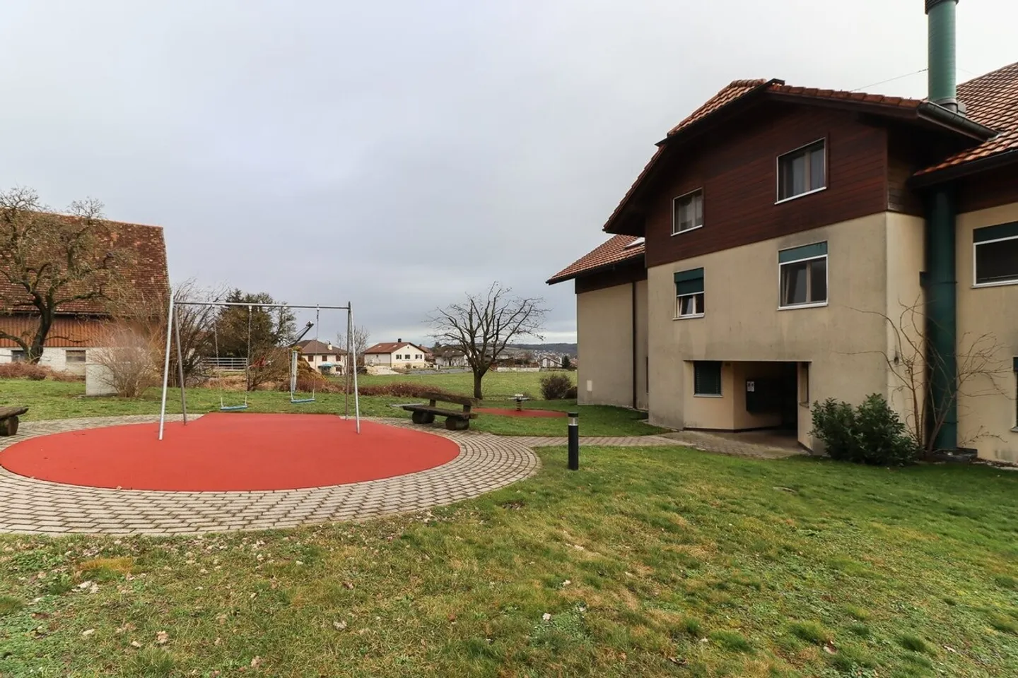 Your accommodation surrounded by greenery near Courtepin - Photo 2 of 11