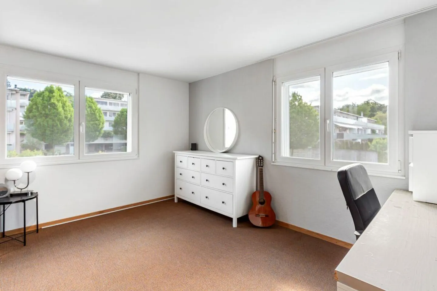 Casa angolare molto grande di 7,5 stanze con ufficio aggiuntivo e grande giardino - Foto 9 di 12