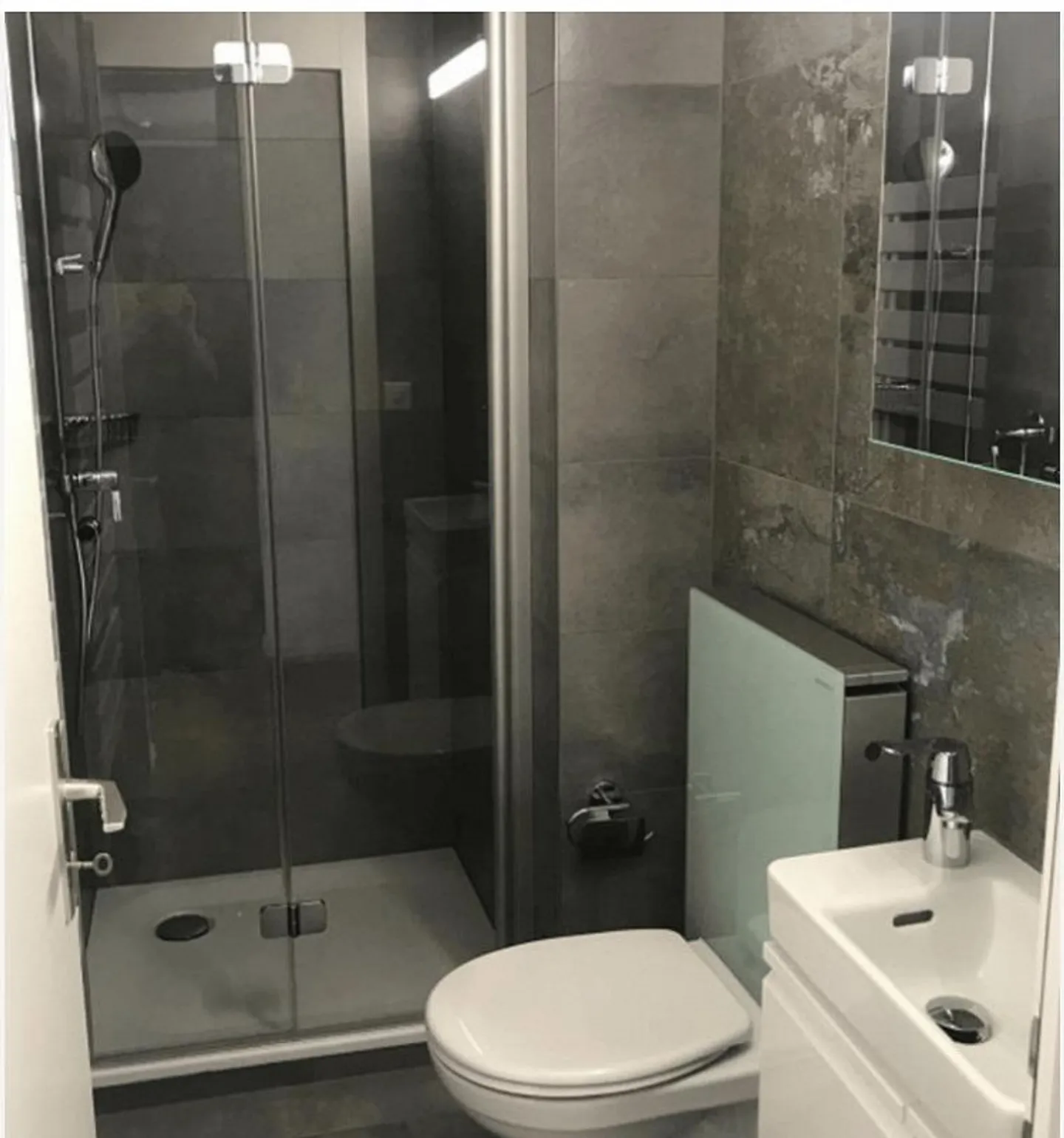 Modern 4.5-room apartment with loggia and garden seating area for rent - Photo 8 of 16