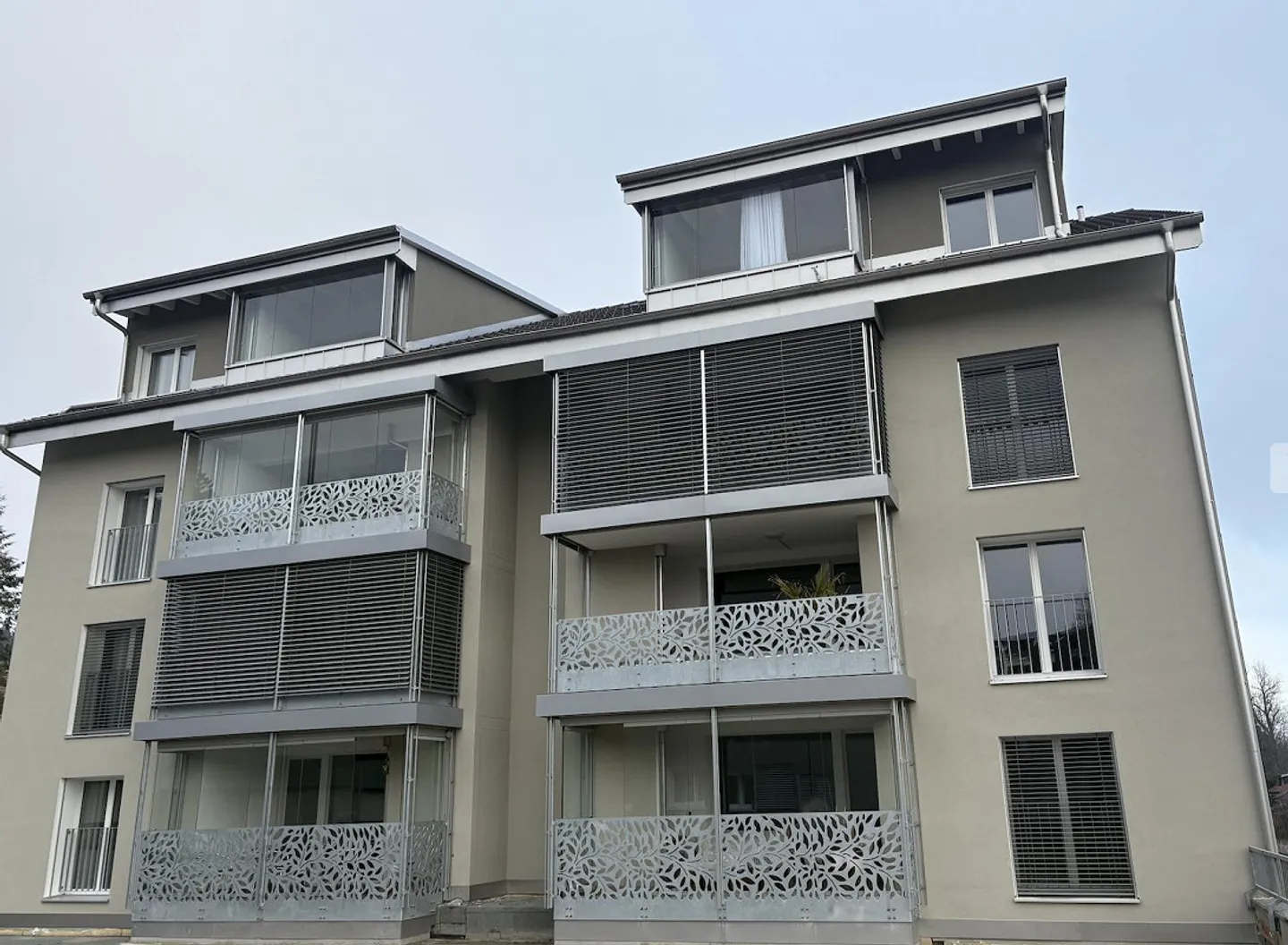 Modern 4.5-room apartment with loggia and garden seating area for rent - Photo 14 of 16