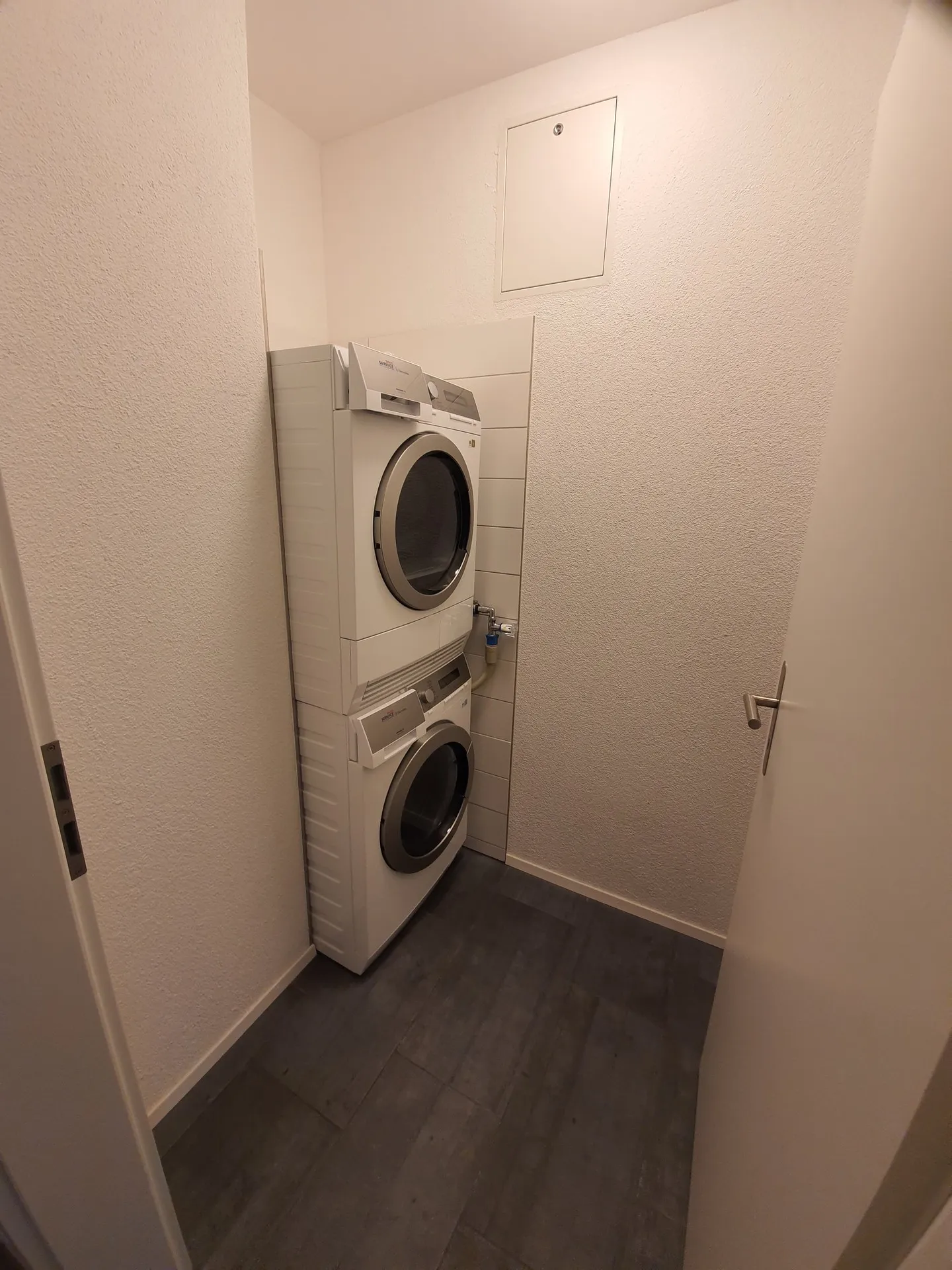 Appartement lumineux de 4,5 pièces au 2ème étage - Photo 8 sur 9