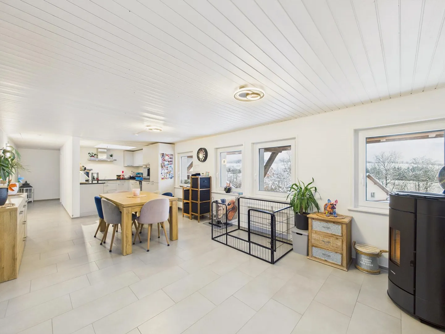 Ensemble immobilier unique à Vuisternens-devant-Romont – espaces spacieux et grand potentiel - Photo 5 sur 17