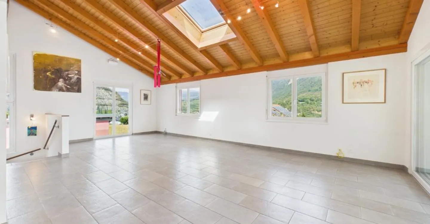 Familienhaus mit Panoramablick auf die Alpen - Foto 4 von 8