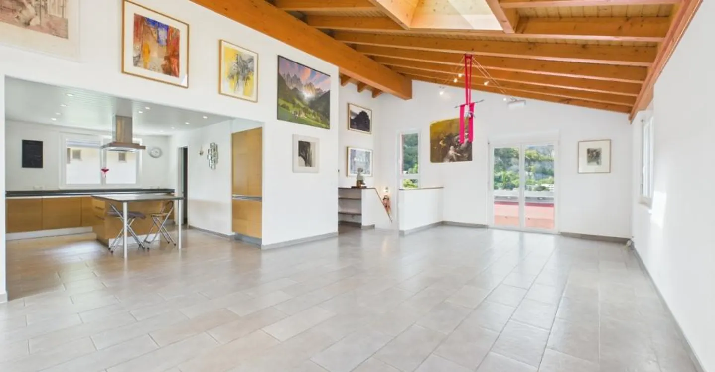 Familienhaus mit Panoramablick auf die Alpen - Foto 2 von 8