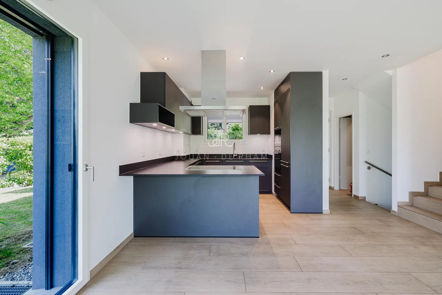 New Villas Near Lake in Anières - Photo 8 of 14