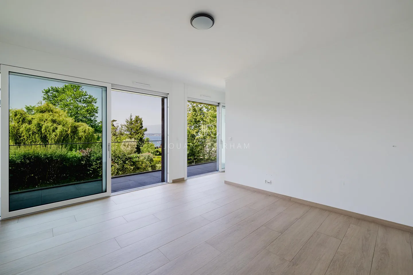 New Villas Near Lake in Anières - Photo 9 of 14