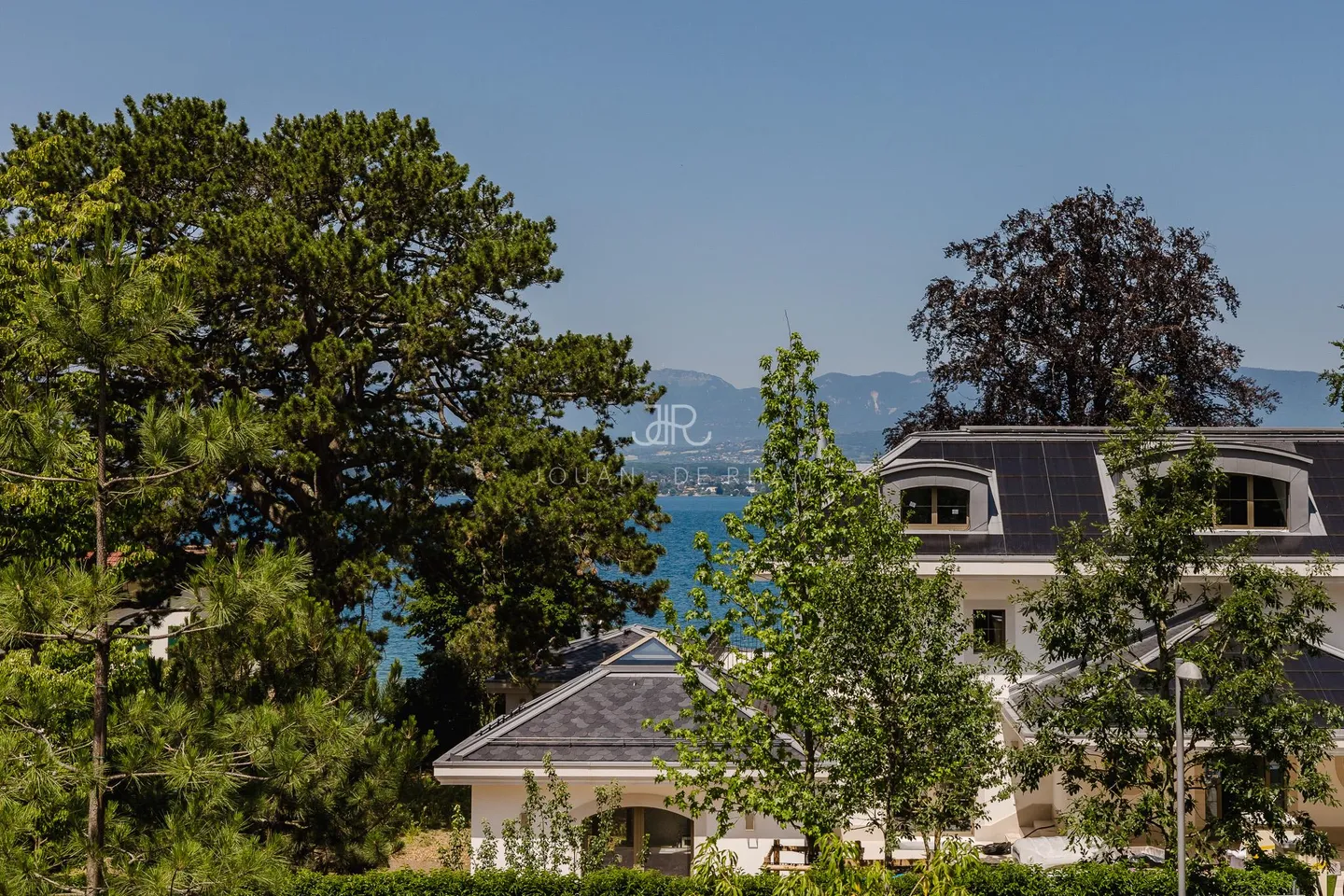 New Villas Near Lake in Anières - Photo 13 of 14