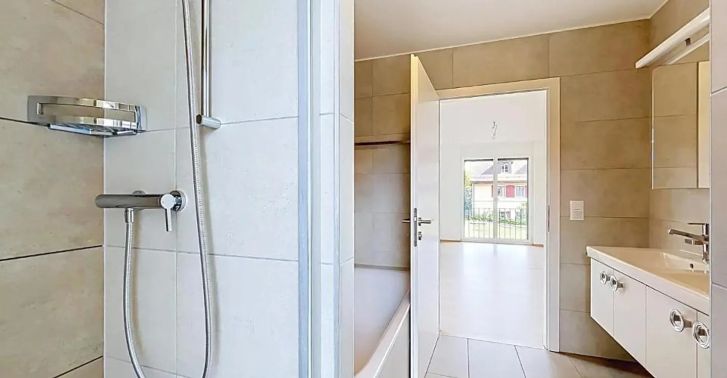 Élégant 4,5 pcs de standing avec terrasse de 28 m² - Photo 4 sur 13