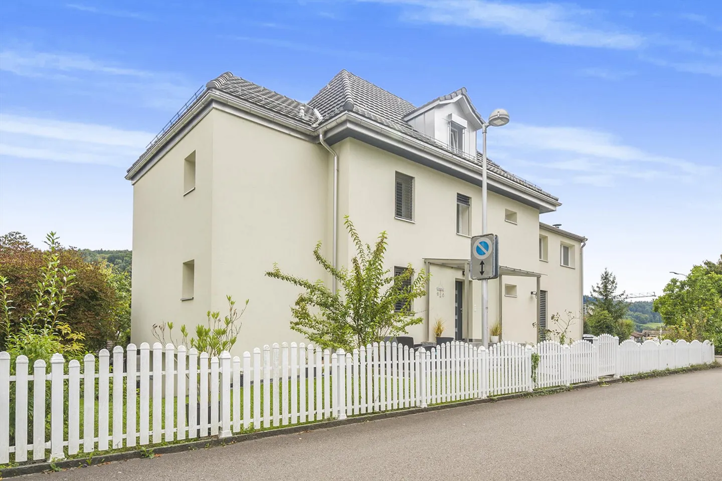 Sunny Single-Family House with Garden and View - Photo 1 of 10