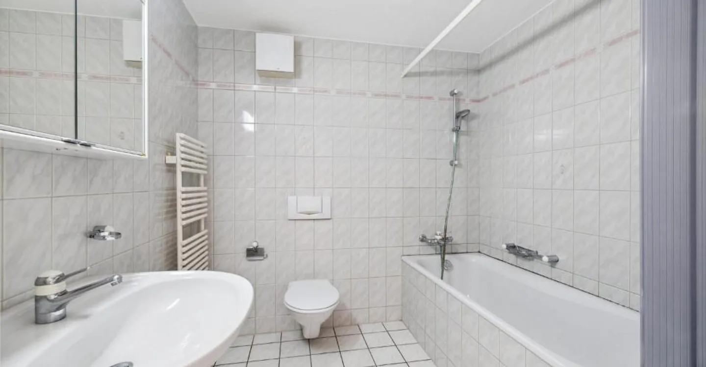Appartement lumineux 4 pièces à Moutier - Photo 5 sur 7