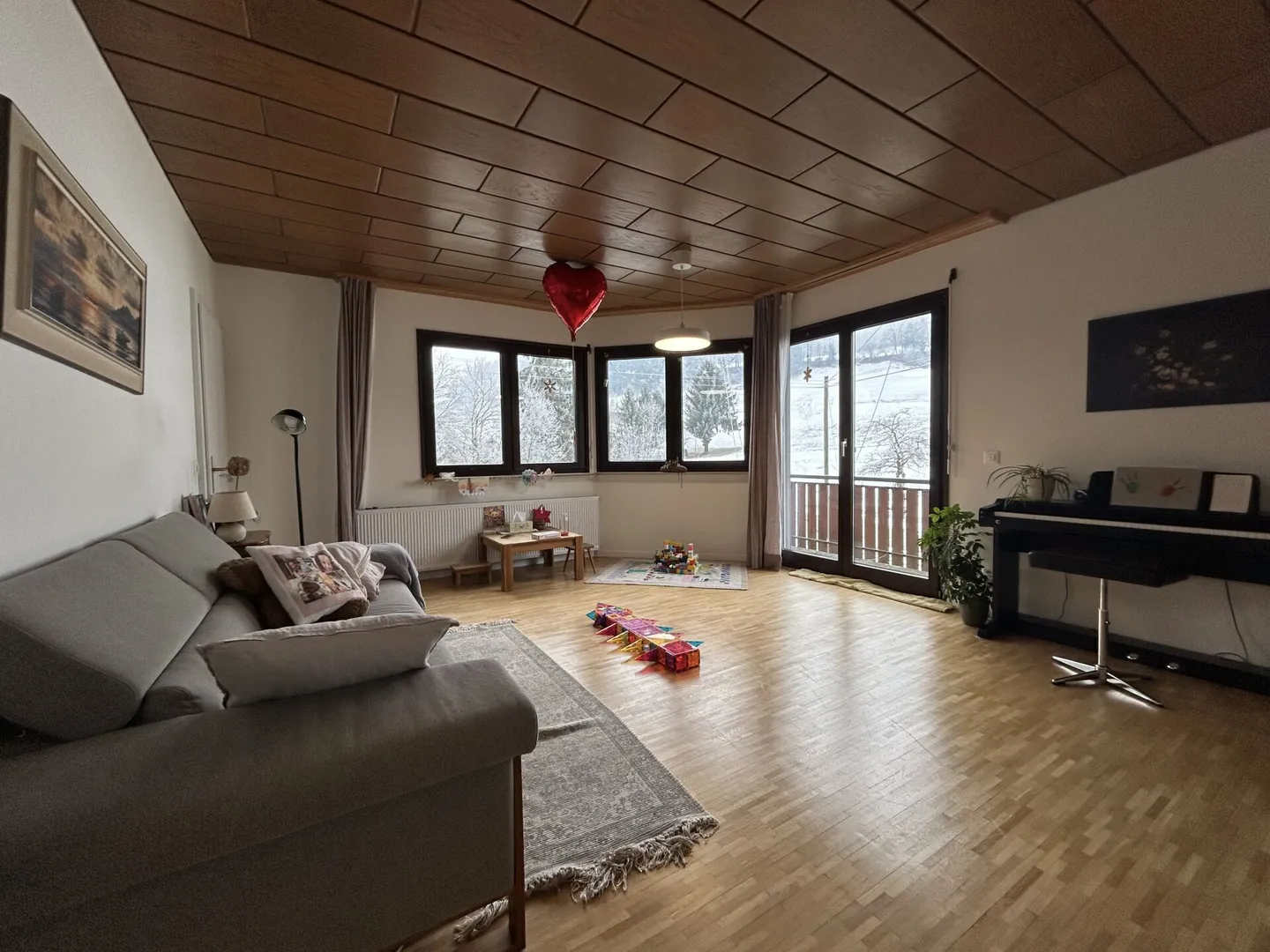 Renovated 5.5-Room Single-Family House - Photo 2 of 12