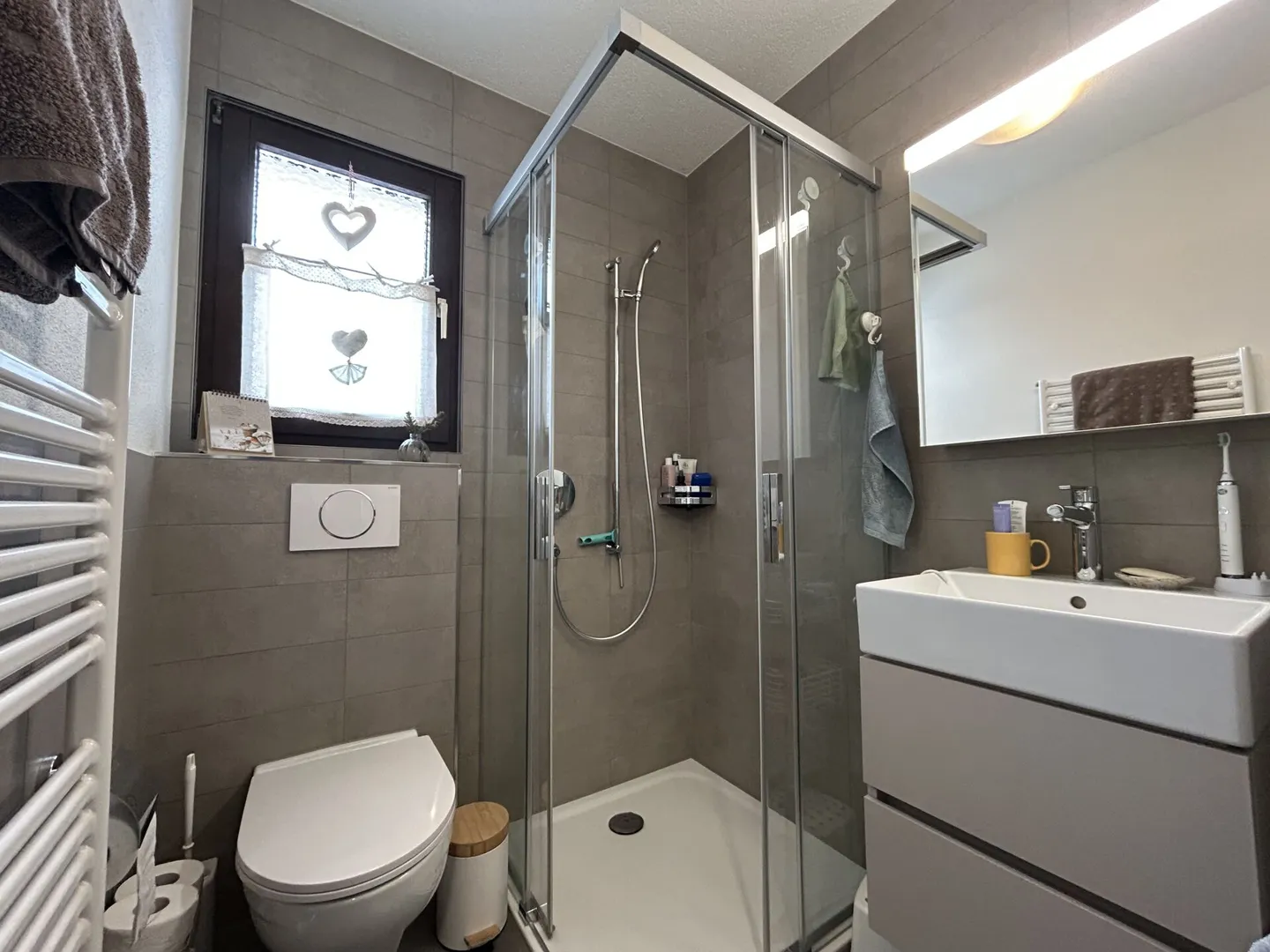 Renovated 5.5-Room Single-Family House - Photo 5 of 12