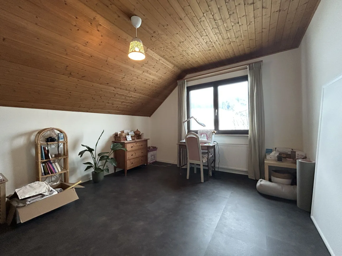 Renovated 5.5-Room Single-Family House - Photo 7 of 12