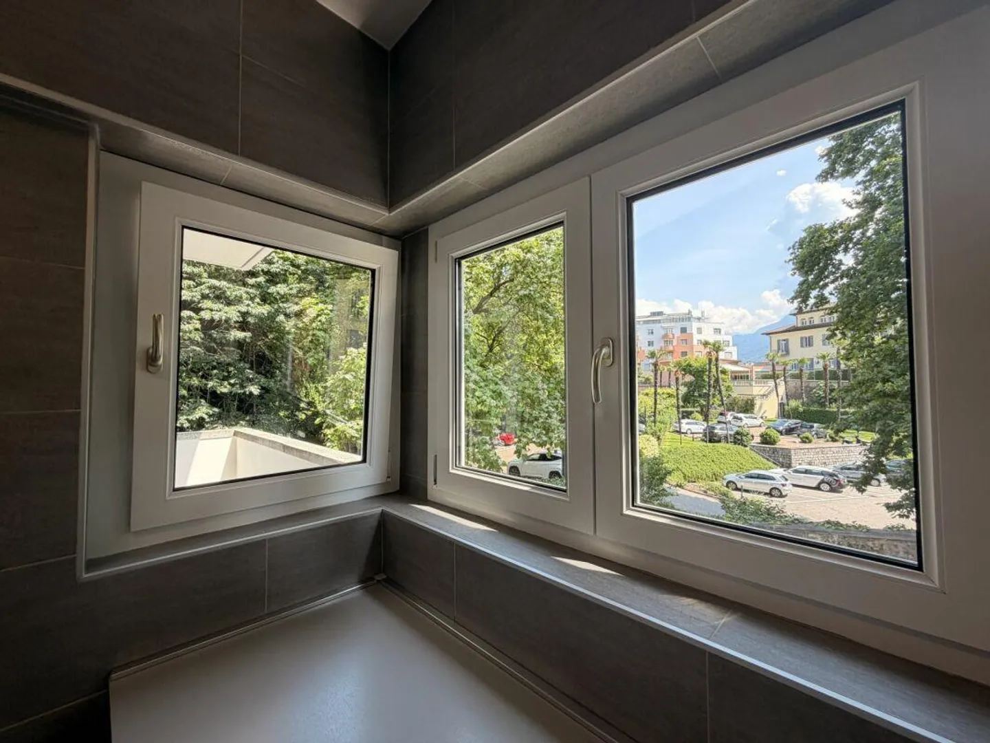 LUGANO | 92 m2 | 2.5 FURNISHED | NEXT TO VILLA SASSA and CIVIC HOSPITAL - Photo 1 of 14