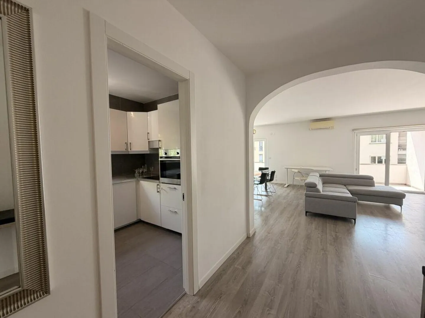 LUGANO | 92 m2 | 2.5 FURNISHED | NEXT TO VILLA SASSA and CIVIC HOSPITAL - Photo 6 of 14