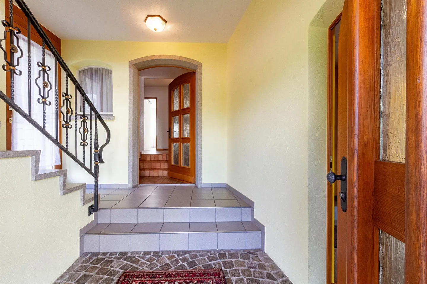 Appartamento 4½ locali con giardino d'inverno e bellissimo giardino - Foto 4 di 18