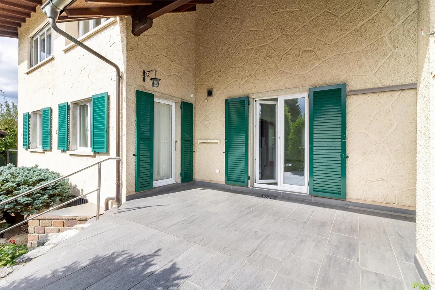 Appartamento 4½ locali con giardino d'inverno e bellissimo giardino - Foto 10 di 18