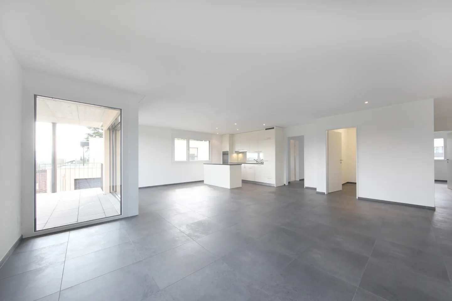 Comfortable, modern, spacious apartment with a panoramic view - Photo 5 of 10